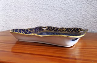 Magnífico plato antiguo de porcelana Inglesa