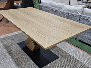 Mesa para Comedor de Madera Estilo Industrial