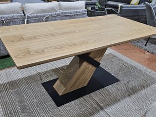 Mesa para Comedor de Madera Estilo Industrial