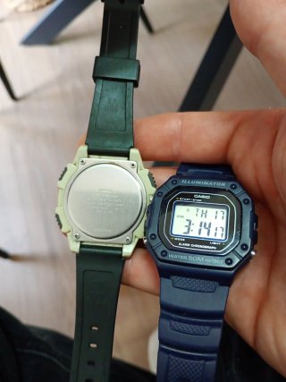 Lote 2 Relojes Casio: Solar y Digital
