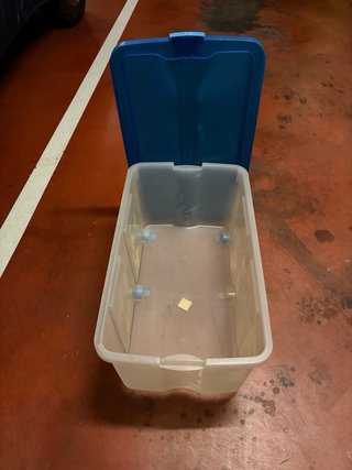 Caja CURVER Almacenaje Grande con Ruedas y Tapa