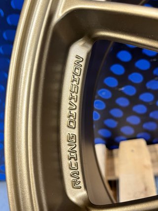 Llantas Racing Division 8.5x19 5x114.3 ET4