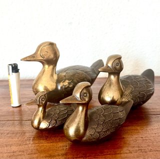 Familia de patos en bronce
