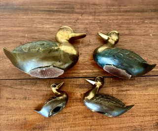 Familia de patos en bronce