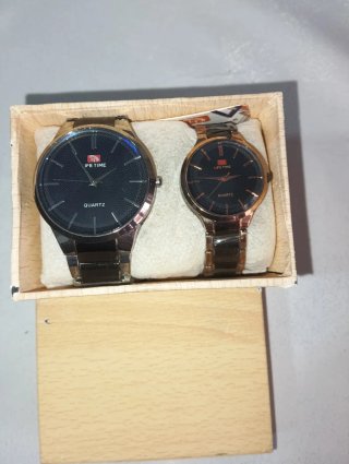 Set 2 Orologi al Quarzo Uomo e Donna