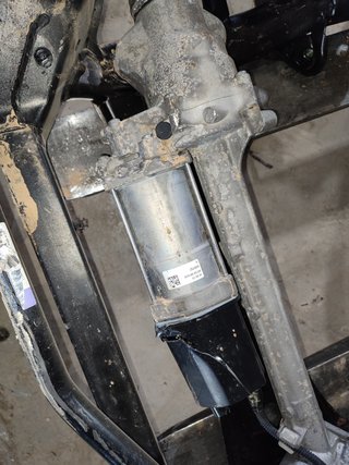 EJE DELANTERO / CUNA MOTOR X3 (F25)(2010->)