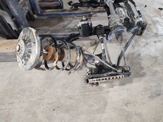 EJE DELANTERO / CUNA MOTOR X3 (F25)(2010->)