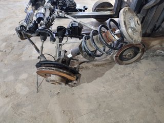 EJE DELANTERO / CUNA MOTOR X3 (F25)(2010->)
