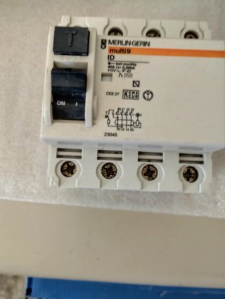 Interruptor Diferencial Merlin Gerin 40A