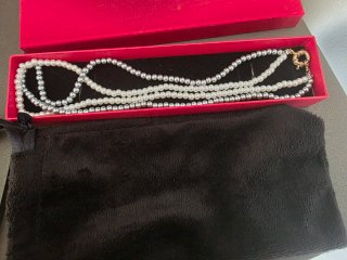 Collar de perlas cultivadas gris y blanco