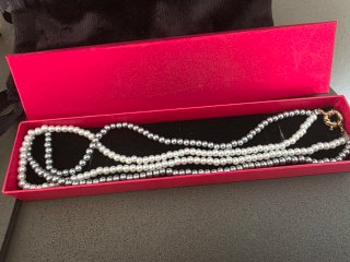 Collar de perlas cultivadas gris y blanco
