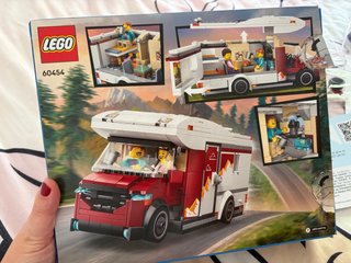 LEGO City Autocaravana 60454