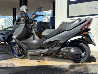 Suzuki Burgman 400 Maxi Scooter