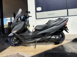 Suzuki Burgman 400 Maxi Scooter