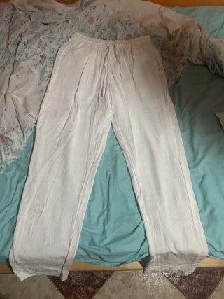 2 Pantalones unos blancos y otros beige de lino
