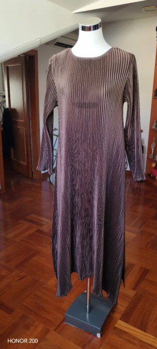 Abito lungo donna plissettato marrone