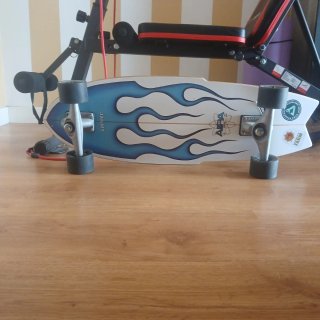 Surf-Skate Carver diseño llamas azul