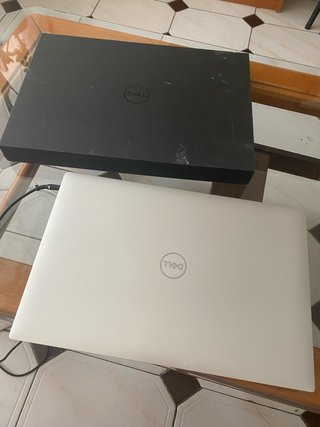 Dell XPS 15 9570 i7 8th gen