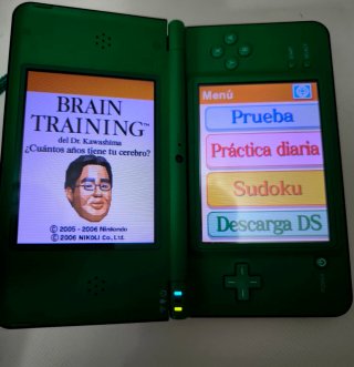 Nintendo DSi XL Verde