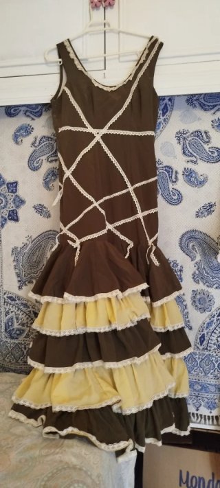 Traje de flamenca rojo con lunares blancos