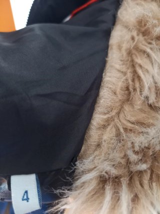 Giacca Moncler tg4 nera con cappuccio in pelliccia