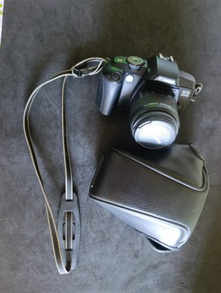 Canon EOS 5000 con custodia