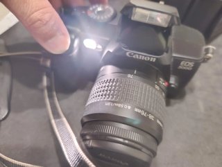 Canon EOS 5000 con custodia
