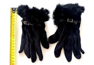 Guantes de niña con pelo y hebilla