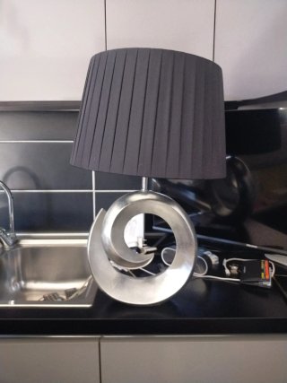 Lampada da tavolo design moderno