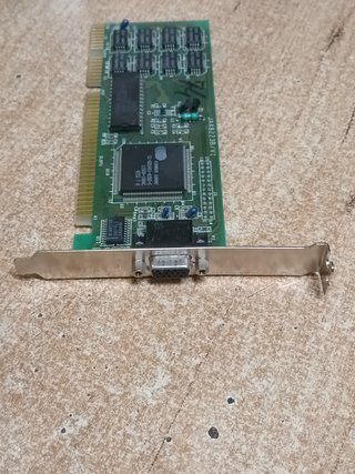 Tarjeta gráfica ISA con chip Cirrus Logic.