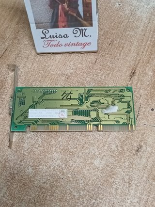 Tarjeta gráfica ISA con chip Cirrus Logic.
