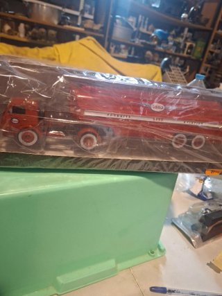 Camión Esso 1:43