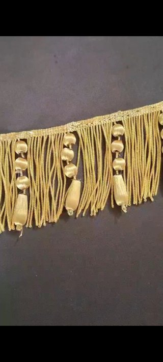 Flecos dorados con canutillos
