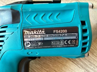 Makita FS4200 570W nueva sin uso
