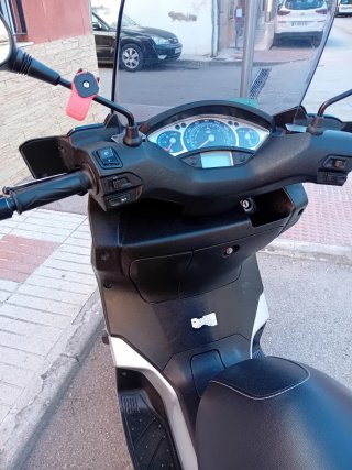 Yamaha x-max 125