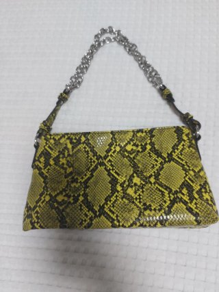 Bolso de mano estampado serpiente