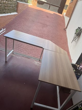 Mesa de oficina con ala