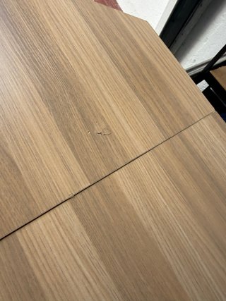 Mesa de oficina con ala