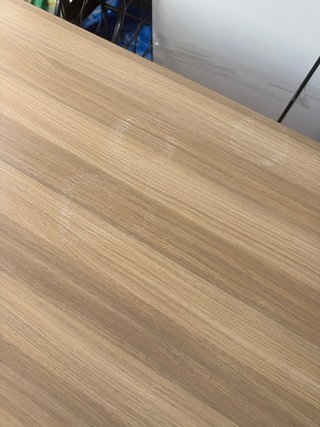 Mesa de oficina con ala