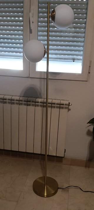 Lámpara de pie LaOca dorada cristal