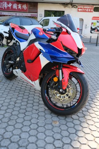 Honda CBR 600 RR Muy equipada