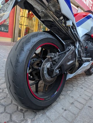 Honda CBR 600 RR Muy equipada