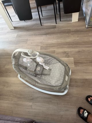 Mecedora para bebé gris