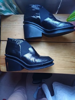 Botines charol plisado Clergerie negros
