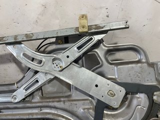ELEVALUNAS TRASERO DERECHO HYUNDAI TRAJET (FO) 834803A000 116038