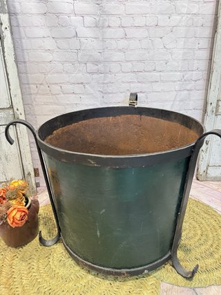 Macetero gigante antiguo