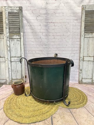 Macetero gigante antiguo