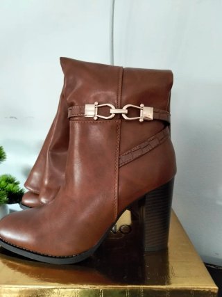 Botas altas tacón marrón