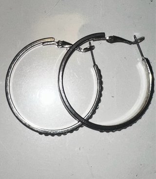 Pendientes de aro plateados con brillantes