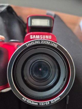 Cámara Samsung WB100 Roja